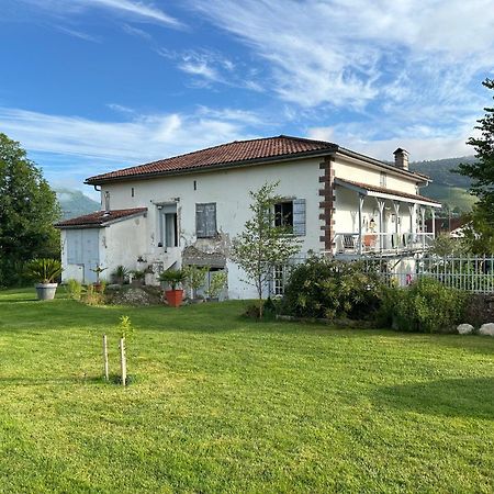 Maison D'Hotes Larraldia Uhart-Cize Dış mekan fotoğraf