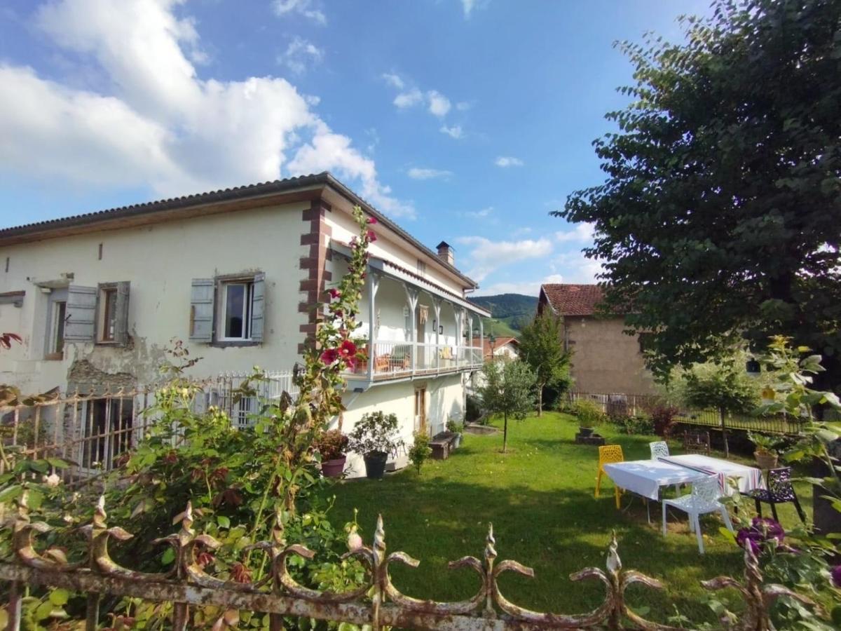 Maison D'Hotes Larraldia Uhart-Cize Dış mekan fotoğraf
