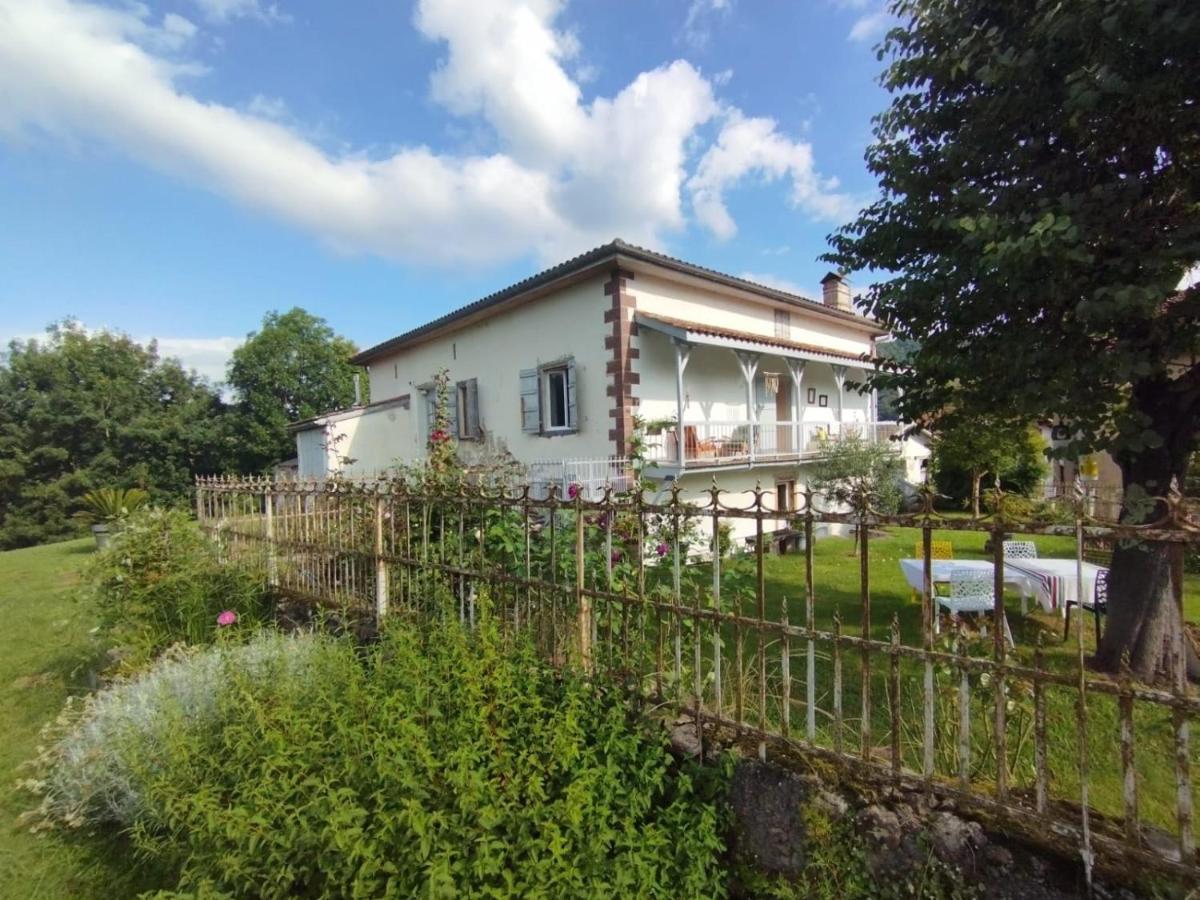 Maison D'Hotes Larraldia Uhart-Cize Dış mekan fotoğraf